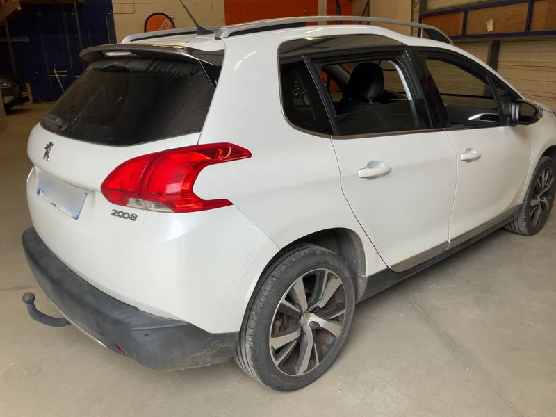 Peugeot 2008 1.2 PureTech Allure 2016 – снимка 8