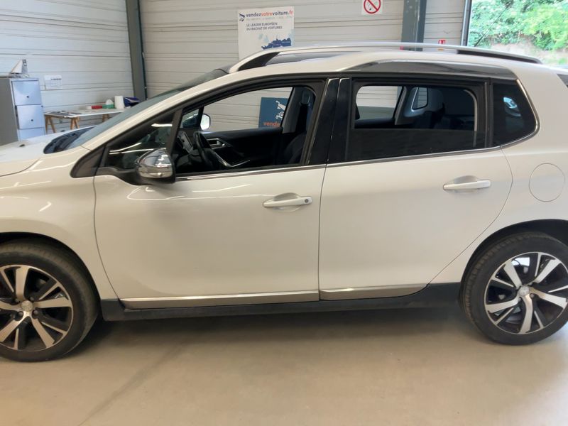 Peugeot 2008 1.2 PureTech Allure 2016 – снимка 4
