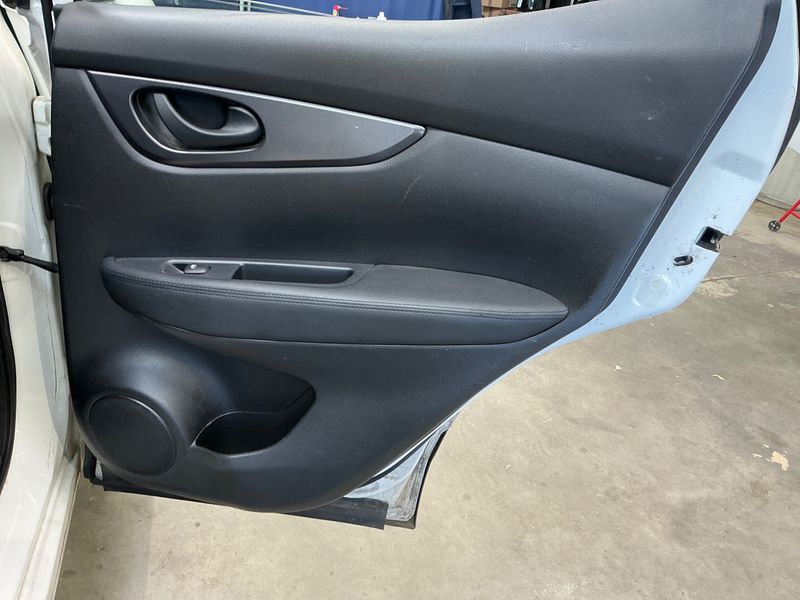 Nissan Qashqai 1.3 DIG-T Visia 2019 – снимка 23
