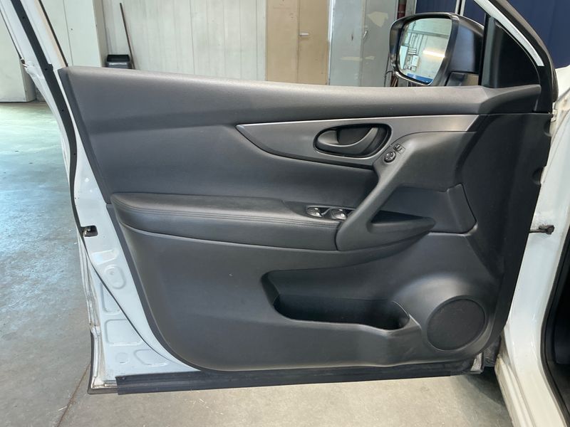 Nissan Qashqai 1.3 DIG-T Visia 2019 – снимка 30