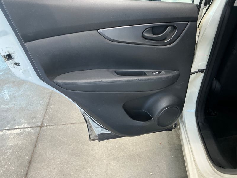 Nissan Qashqai 1.3 DIG-T Visia 2019 – снимка 25