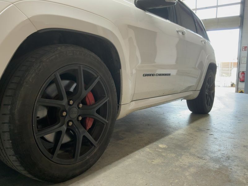 Jeep Grand Cherokee 6.4 V8 HEMI SRT 2017 – снимка 2