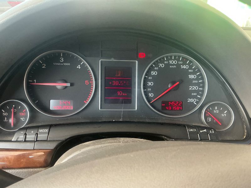 Audi A4 1.9 TDI 2003 – снимка 4