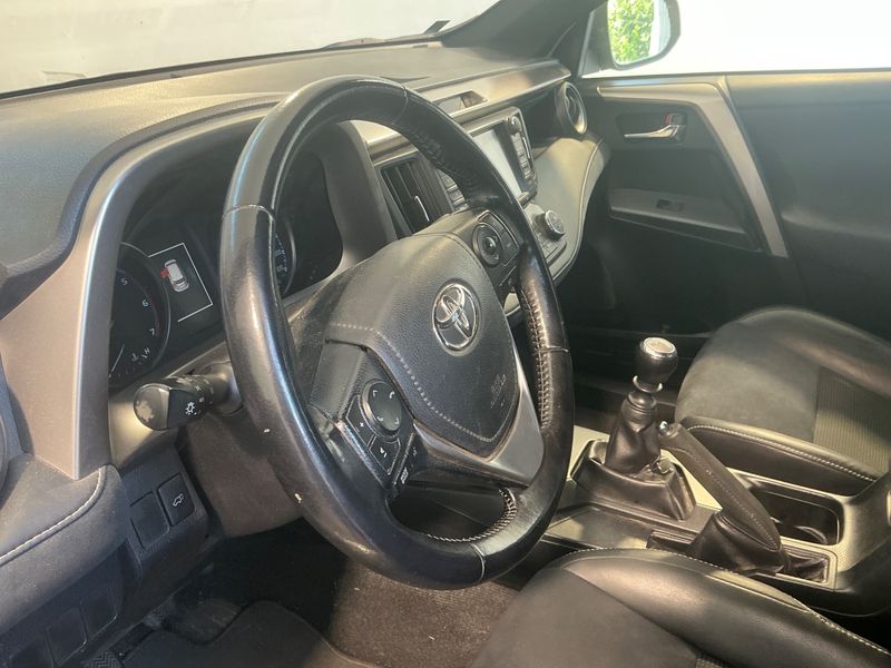 Toyota RAV 4 2.0 D-4D Style 2016 – снимка 26