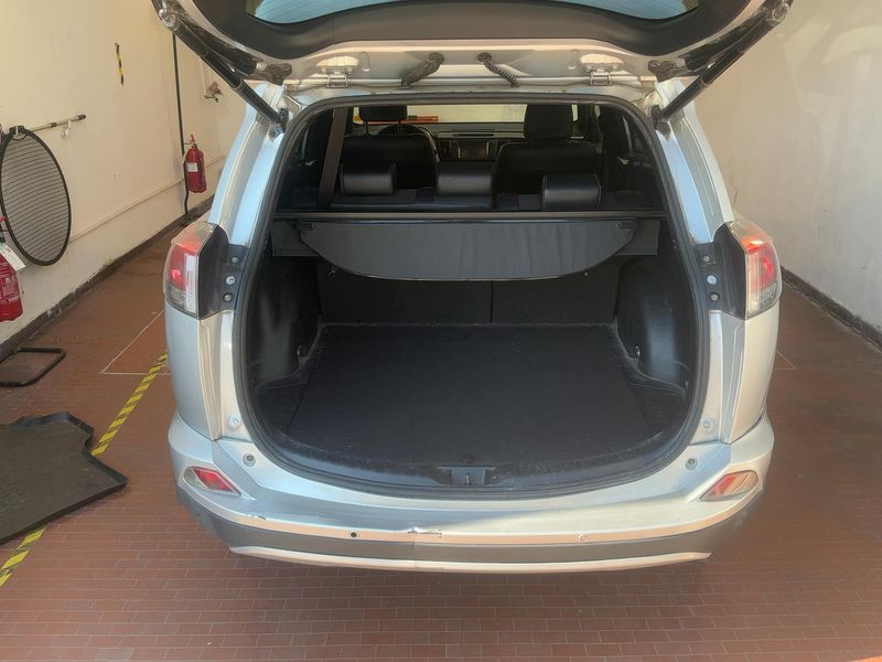 Toyota RAV 4 2.0 D-4D Style 2016 – снимка 15