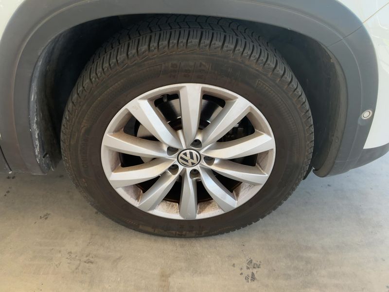 Volkswagen Tiguan 2.0 TDI Advance BlueMotion Tech 2014 – снимка 20