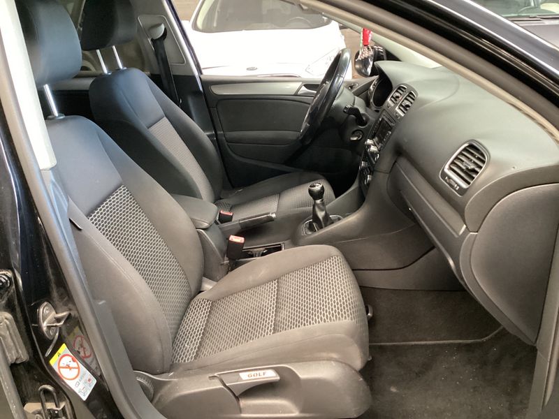 Volkswagen Golf VI 1.6 TDI Trendline BlueMotion Tech 2011 – снимка 3