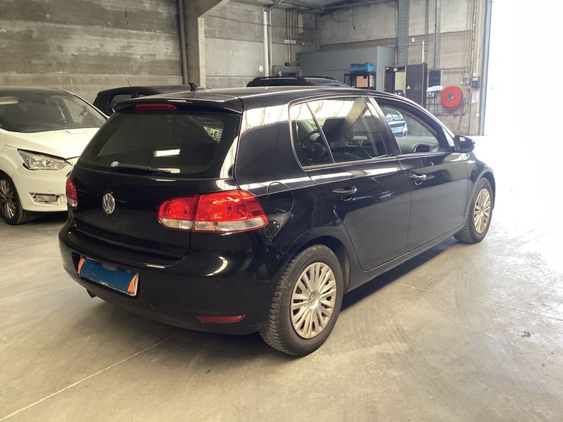Volkswagen Golf VI 1.6 TDI Trendline BlueMotion Tech 2011 – снимка 2