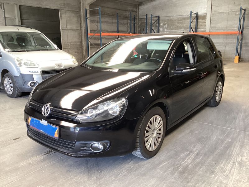 Volkswagen Golf VI 1.6 TDI Trendline BlueMotion Tech 2011 – снимка 1