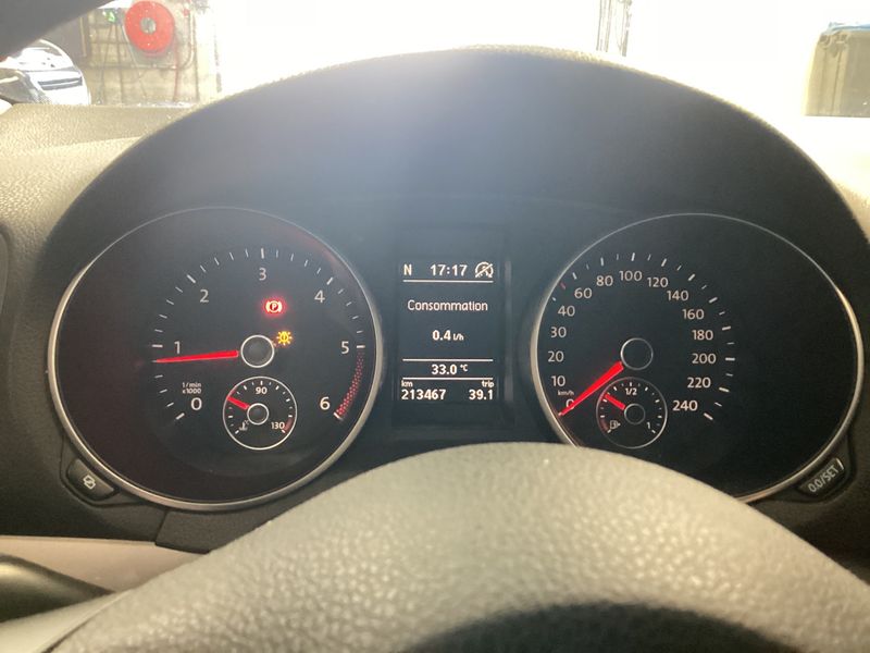 Volkswagen Golf VI 1.6 TDI Trendline BlueMotion Tech 2011 – снимка 4