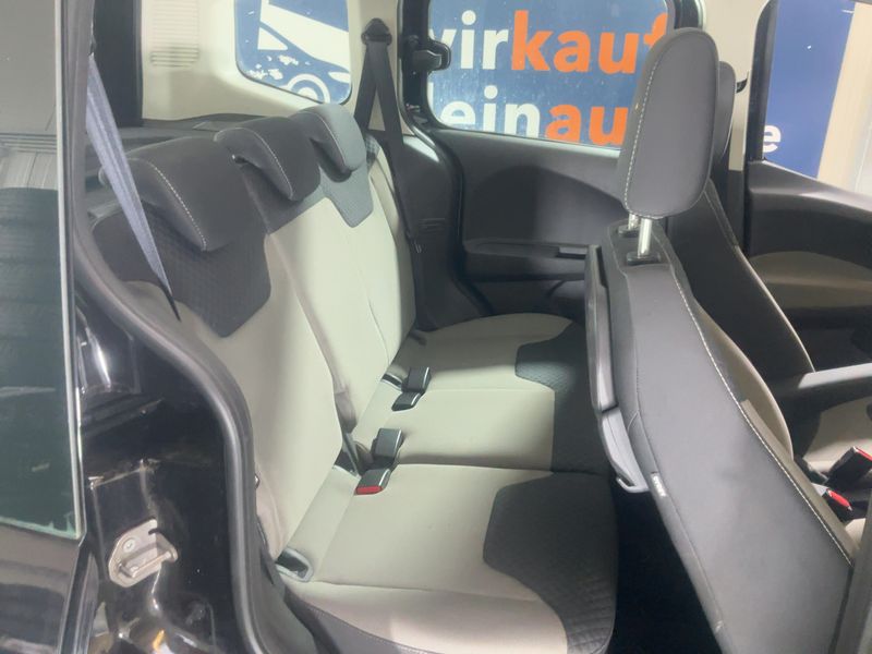 Ford Tourneo 1.5 TDCi Trend 2020 – снимка 19