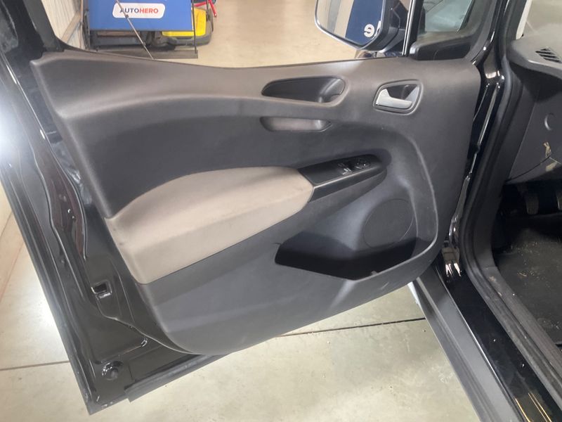 Ford Tourneo 1.5 TDCi Trend 2020 – снимка 42