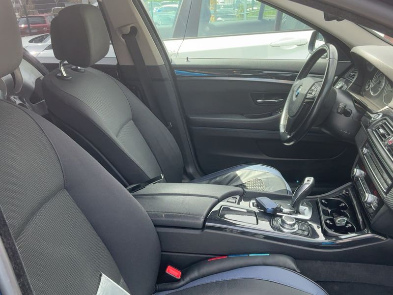 BMW 5er 523i 2011 – снимка 17
