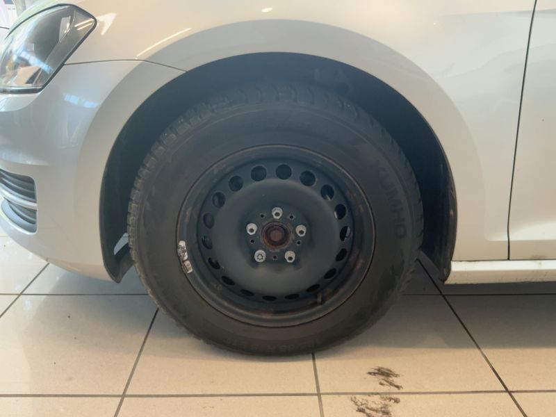 Volkswagen Golf VII 1.2 TSI Trendline BlueMotion Tech 2013 – снимка 3