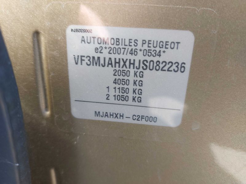 Peugeot 3008 2.0 Blue-HDi Allure 2018 – снимка 24