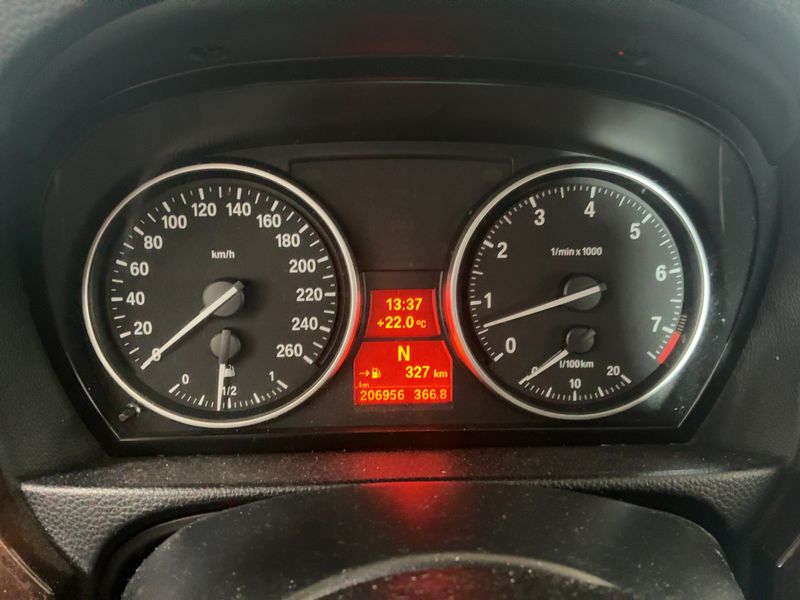 BMW 3er 325i 2011 – снимка 19