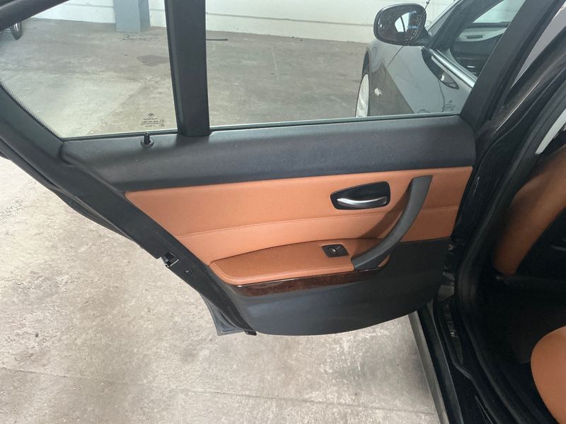 BMW 3er 325i 2011 – снимка 30