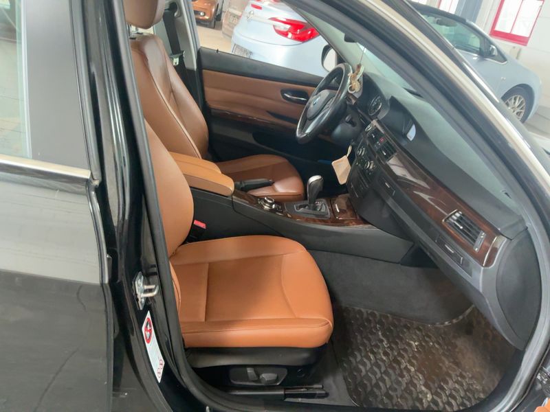BMW 3er 325i 2011 – снимка 17