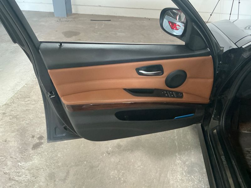 BMW 3er 325i 2011 – снимка 31