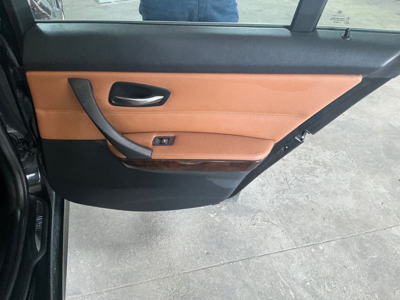 BMW 3er 325i 2011 – снимка 29