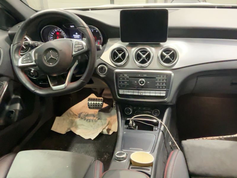 Mercedes-Benz GLA-Klasse GLA 220 4Matic AMG Line 2020 – снимка 17