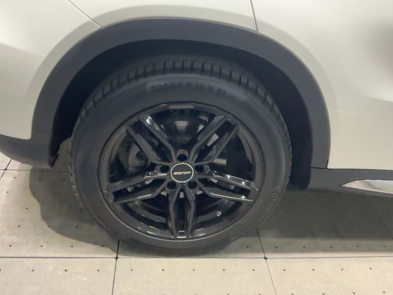 Mercedes-Benz GLA-Klasse GLA 220 4Matic AMG Line 2020 – снимка 9
