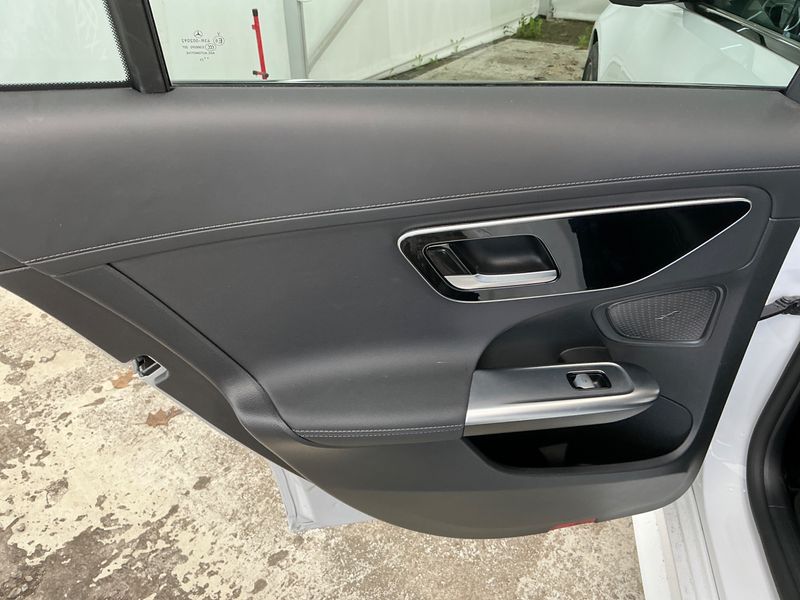 Mercedes-Benz C-Klasse C 180 Mild-Hybrid T AMG Line 2023 – снимка 22