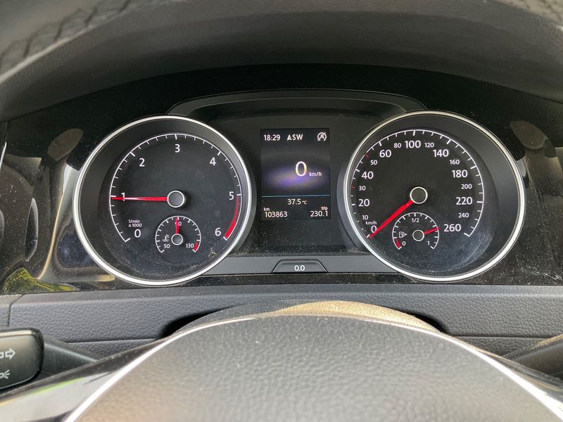 Volkswagen Golf VII 1.6 TDI Allstar BlueMotion Tech 2016 – снимка 19