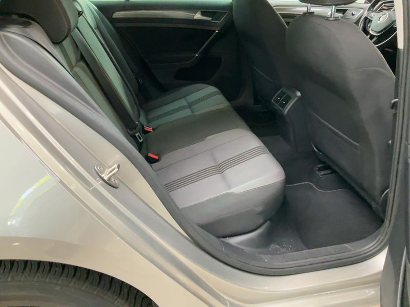 Volkswagen Golf VII 1.6 TDI Allstar BlueMotion Tech 2016 – снимка 20