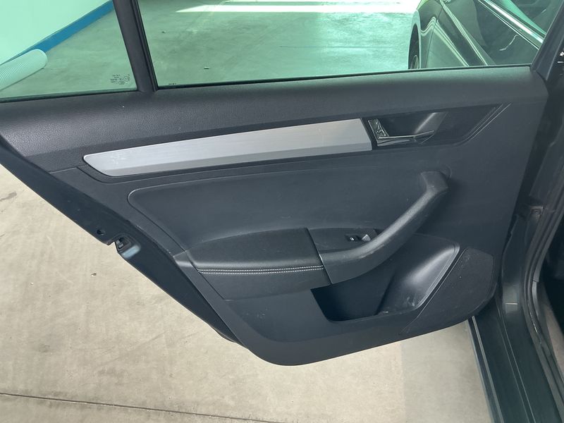 Skoda Rapid 1.0 TSI Ambition 2018 – снимка 31