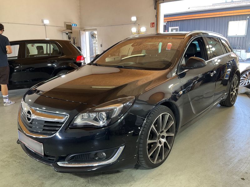 Opel Insignia Sports Tourer 2.0 CDTI Sport 4x4 2016 – снимка 1