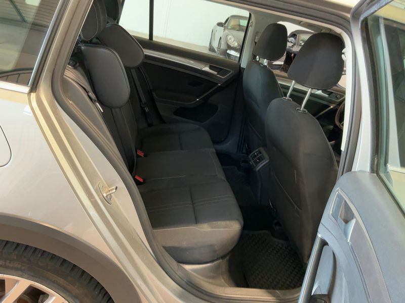 Volkswagen Golf VII 2.0 TDI 4Motion BlueMotion Tech 2015 – снимка 19
