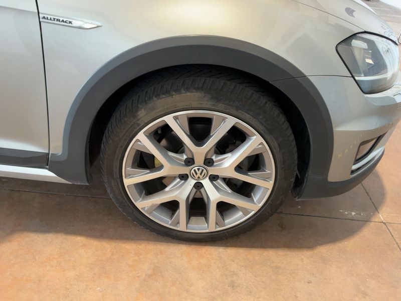 Volkswagen Golf VII 2.0 TDI 4Motion BlueMotion Tech 2015 – снимка 11