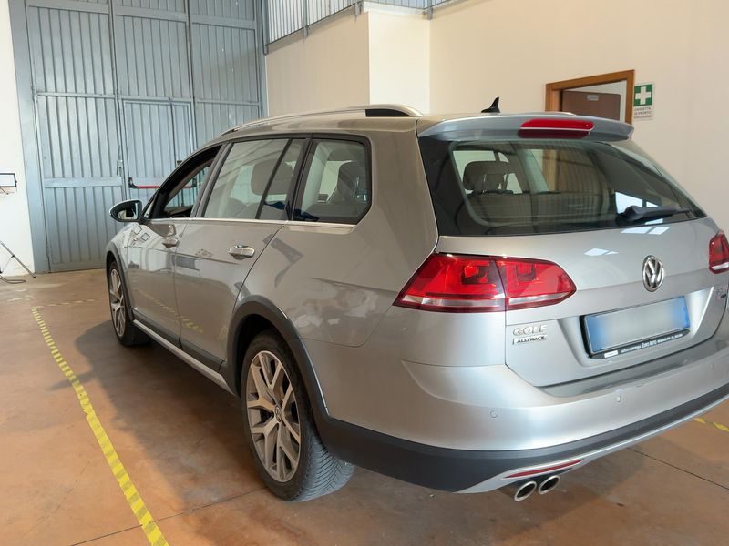 Volkswagen Golf VII 2.0 TDI 4Motion BlueMotion Tech 2015 – снимка 6