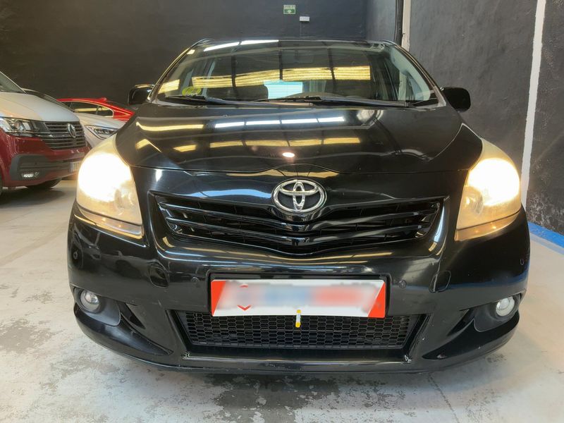 Toyota Verso 2.0 D-4D Active 2011 – снимка 14