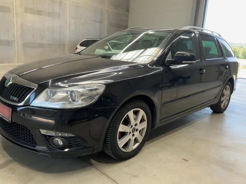 Skoda Octavia 2.0 TDI RS 2012 – снимка 2