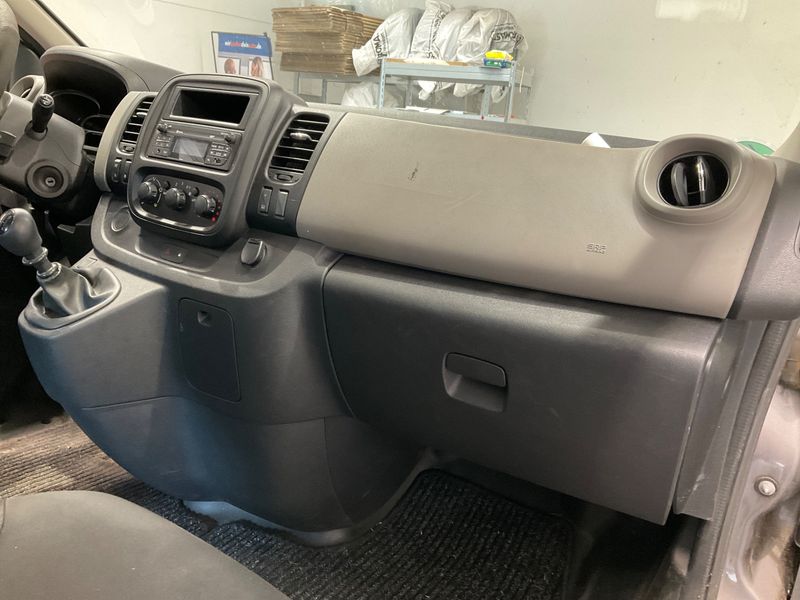 Renault Trafic 1.6 dCi Energy L1H1 2,7t Expression 2015 – снимка 30