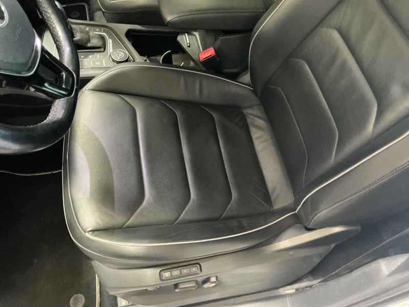 Volkswagen Tiguan 2.0 TDI Carat Exclusive 4Motion BlueMotion Tech 2017 – снимка 25
