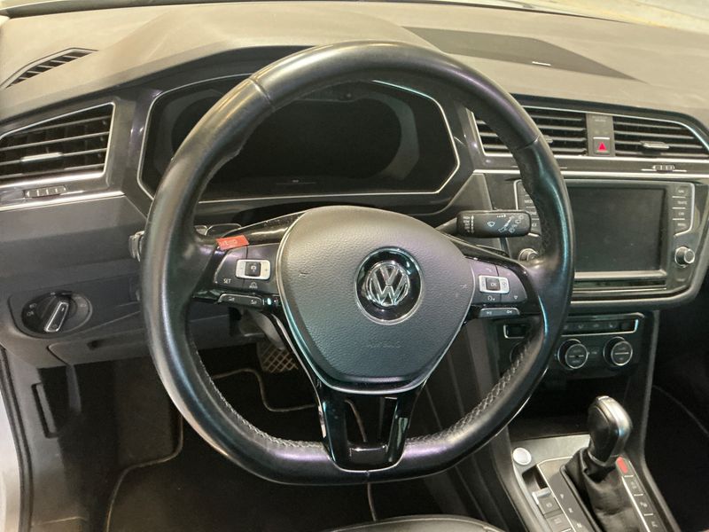 Volkswagen Tiguan 2.0 TDI Carat Exclusive 4Motion BlueMotion Tech 2017 – снимка 24