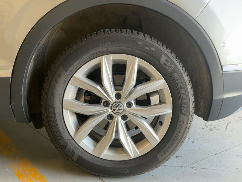 Volkswagen Tiguan 2.0 TDI Carat Exclusive 4Motion BlueMotion Tech 2017 – снимка 5