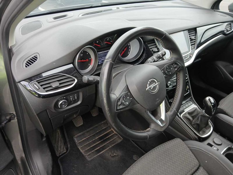 Opel Astra 1.6 CDTI 120 Jahre Start/Stop 2018 – снимка 27