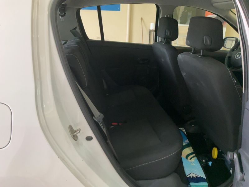 Renault Clio 1.5 dCi Collection Business 2013 – снимка 19