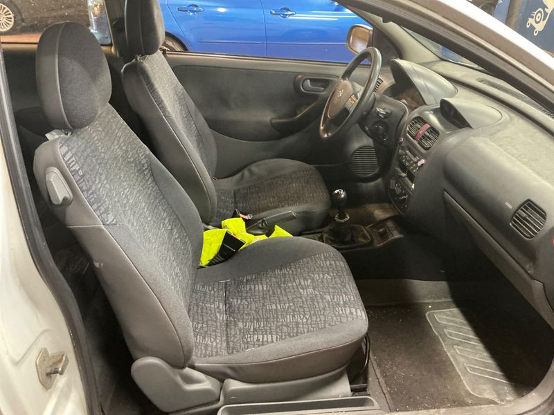 Opel Corsa 1.7 DTI Basis 2001 – снимка 3
