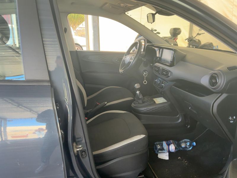 Hyundai i10 1.0 Tech 2022 – снимка 16