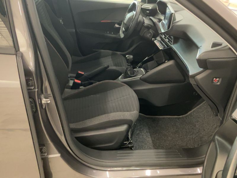 Peugeot 2008 1.2 PureTech Active 2022 – снимка 16