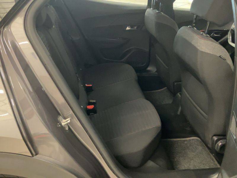 Peugeot 2008 1.2 PureTech Active 2022 – снимка 19