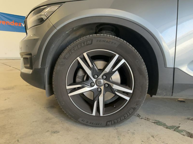 Volvo XC40 2.0 D4 R-Design AWD 2018 – снимка 3