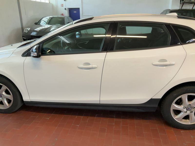 Volvo V40 Cross Country 1.6 D2 Kinetic 2014 – снимка 4