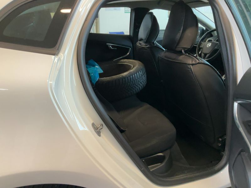 Volvo V40 Cross Country 1.6 D2 Kinetic 2014 – снимка 20