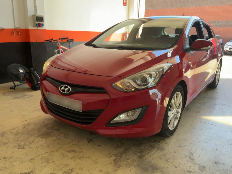 Hyundai i30 1.6 CRDi Go! 2015 – снимка 1